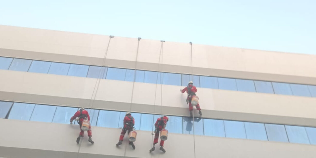 Building paint | Admiral Plaza hotel Dubai